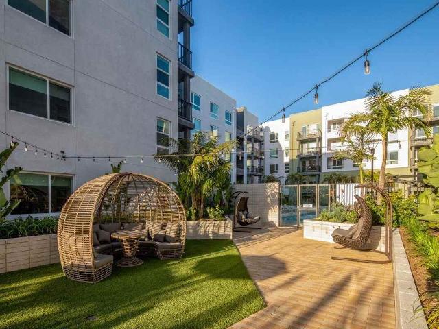 Apartment for rent in Lyon Street, Santa Ana