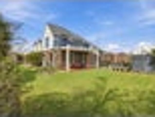 House for sale in Chaslands, Canterbury