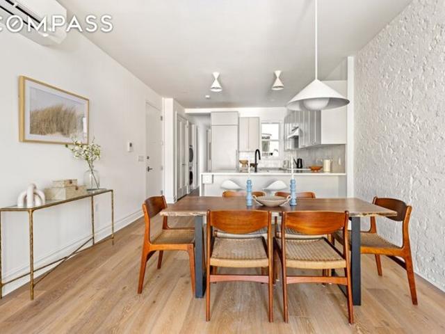 Condo for sale in Arverne, New York