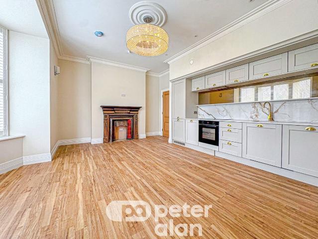 Apartment for rent in Crockherbtown, Falcon Lodge
