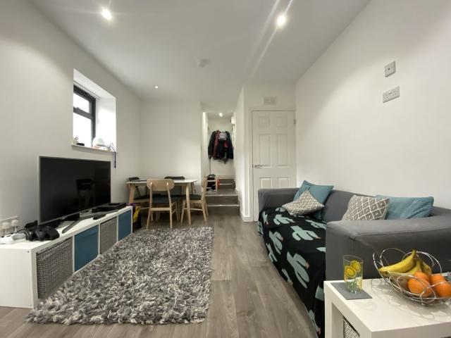 Apartment for rent in Civic Centre, Falcon Lodge