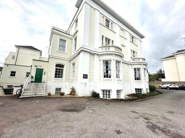 Apartment for rent in Golden Valley, Gloucestershire