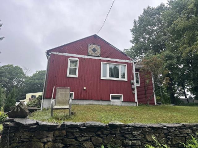 House for sale in Charlton, Massachusetts