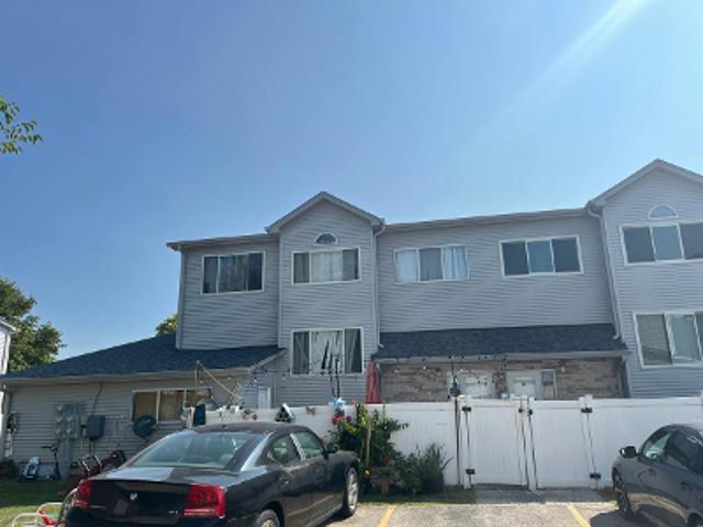Condo for sale in Fox Chase, Aurora