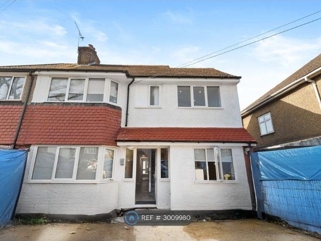 Studio for rent in Lower Halliford, Surrey