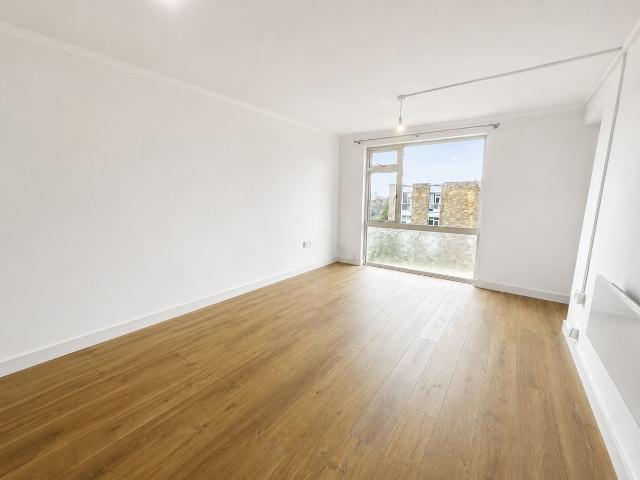 Apartment for rent in The Knap, Barry