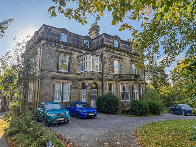Apartment for rent in Charlesworth, East Midlands