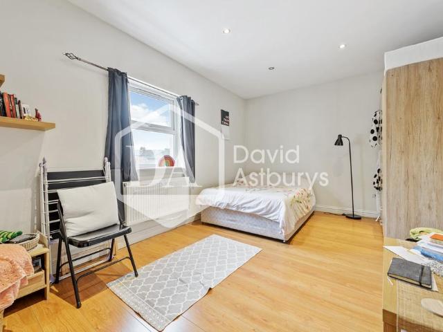 Apartment for rent in Crouch End, Isle Of Man