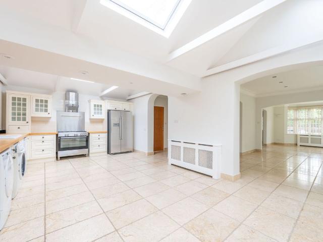 Apartment for rent in Grove Park, Greater London