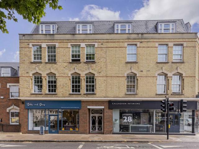 Apartment for rent in Hampton Hill, Greater London