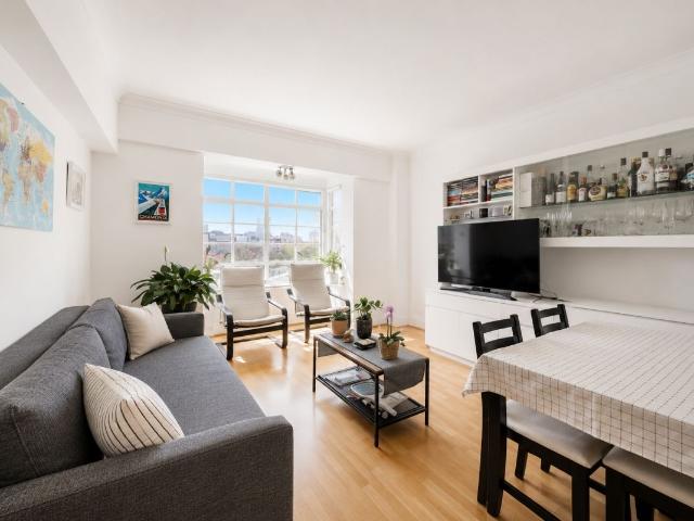 Apartment for rent in Marylebone, Greater London