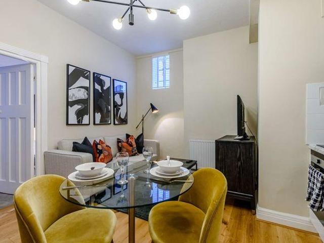 Apartment for rent in St. John's Wood, Greater London