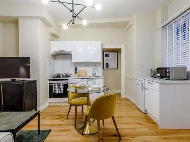 Apartment for rent in St. John's Wood, Greater London