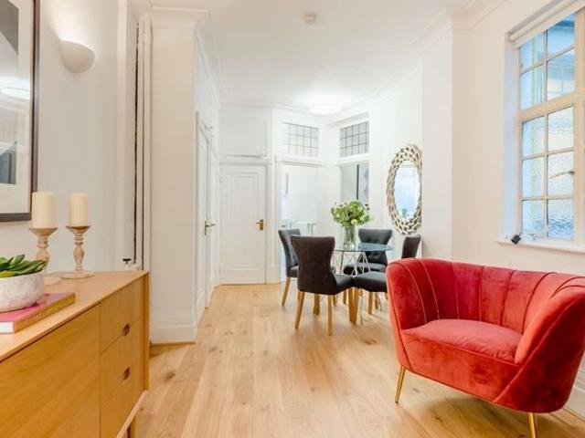 Apartment for rent in St. John's Wood, Greater London