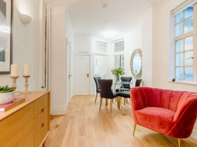 Apartment for rent in St. John's Wood, Greater London