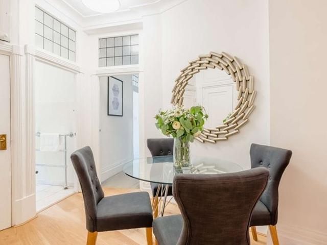 Apartment for rent in St. John's Wood, Greater London