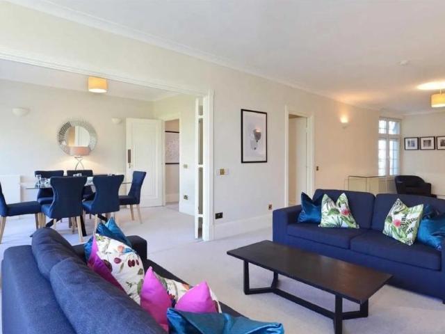 Apartment for rent in St. John's Wood, Greater London