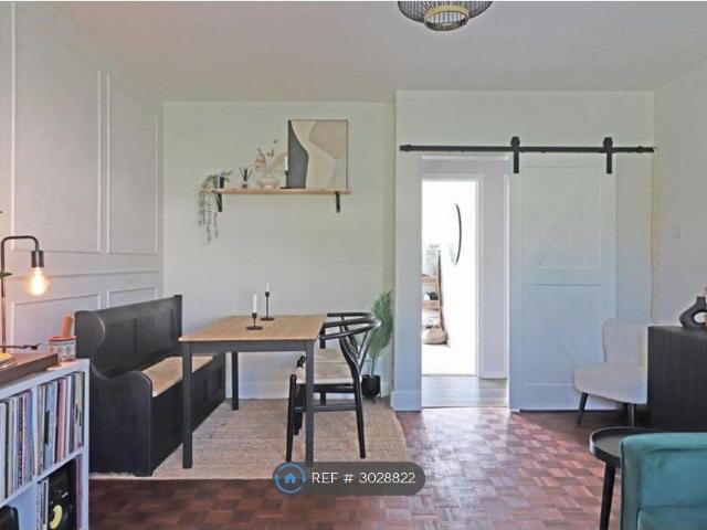 House for rent in Red Hill, Surrey