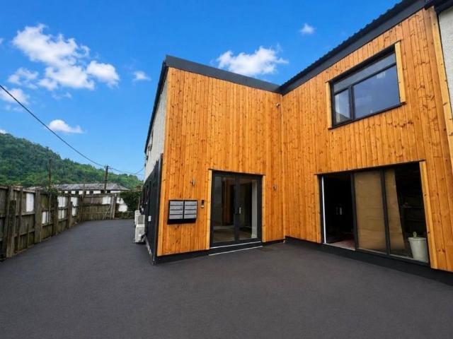 Apartment for rent in Risca, Wales