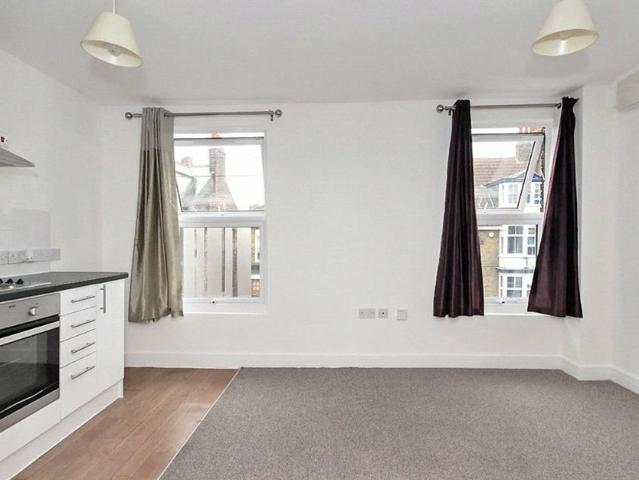 Apartment for rent in Regent Quay, Oad Street