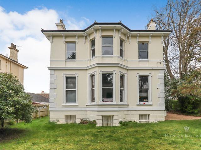 Apartment for rent in Southborough, Sandown Park