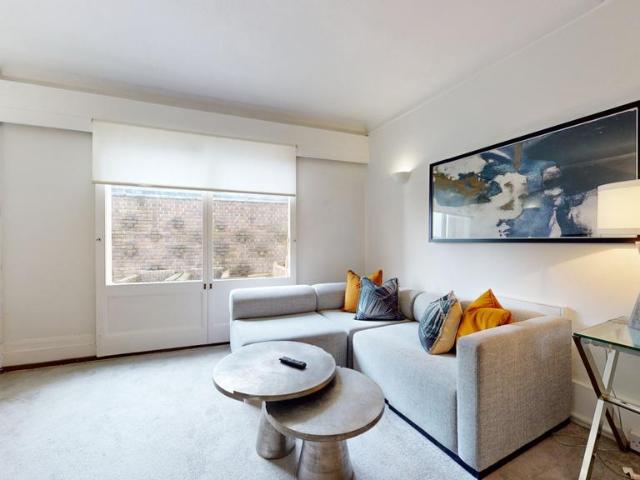 Apartment for rent in St. John's Wood, Greater London