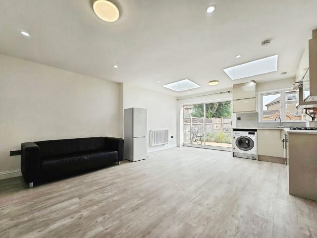 House for rent in Lower Halliford, Surrey