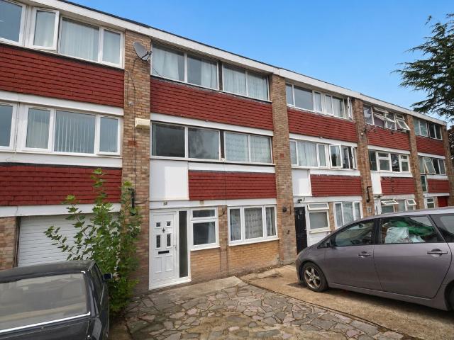 House for rent in Stanwell, Spelthorne