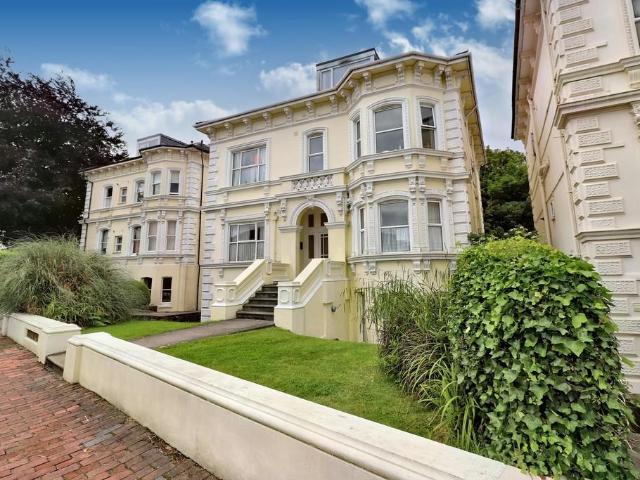 Apartment for rent in Royal Wells Park, Tunbridge Wells
