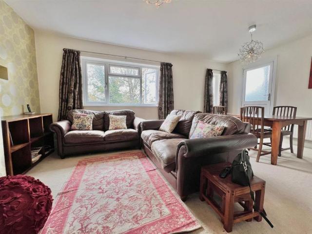 Apartment for rent in Ickenham, Greater London