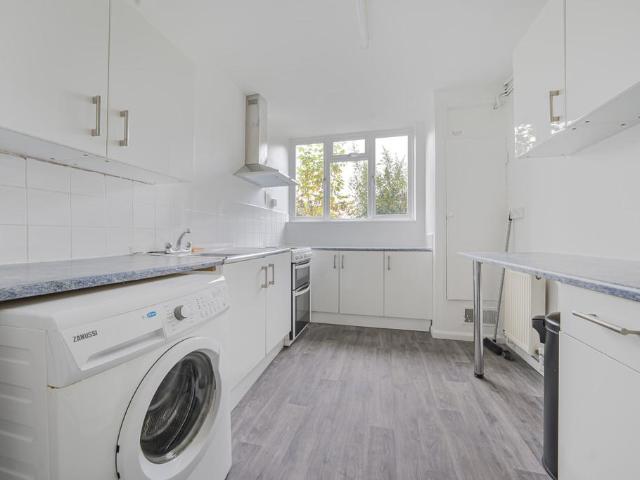 Apartment for rent in Ickenham, Greater London