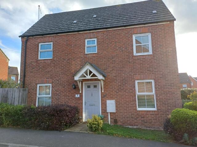 House for rent in Hunter's Forstal, Canterbury