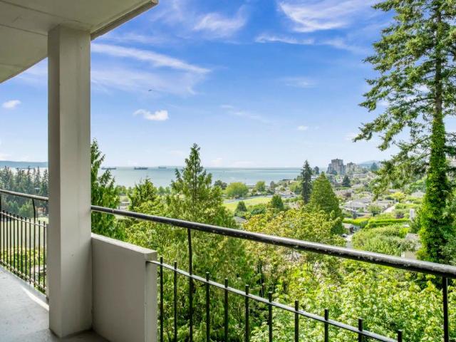 Apartment for rent in Park Royal, West Vancouver