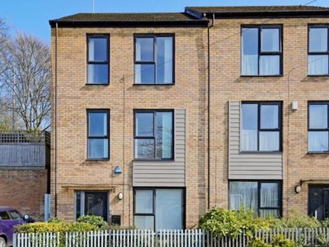 House for sale in Norfolk Park, South Yorkshire