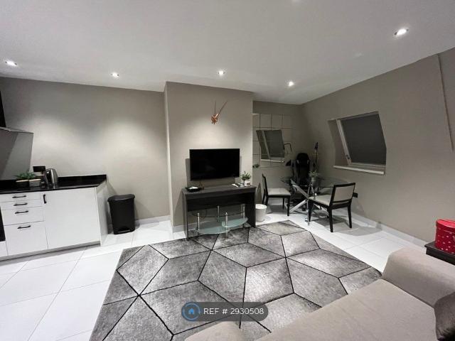 Studio for rent in Woodhouse, West Yorkshire