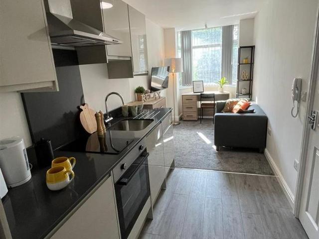 Apartment for rent in Moorlands, Bare