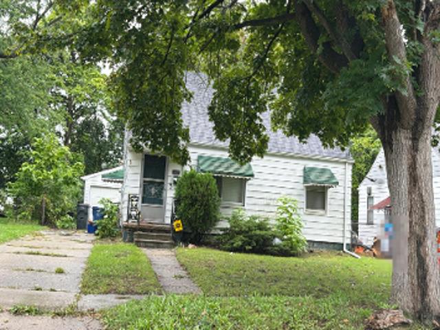 House for sale in Flint, Genesee County