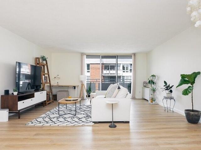 Condo for sale in Brookline