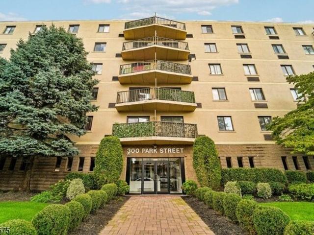 Condo for sale in Hackensack, New Jersey