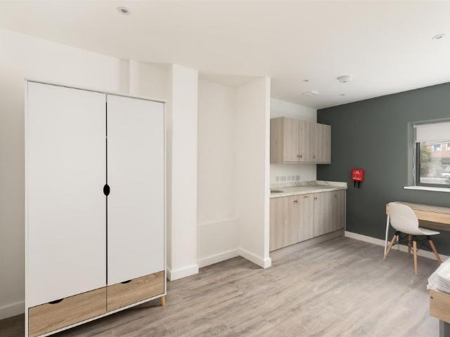 Studio for rent in City Centre, Feckenham