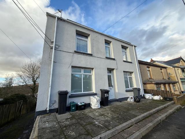 Apartment for rent in Brynaman Isaf, Lower Brynamman