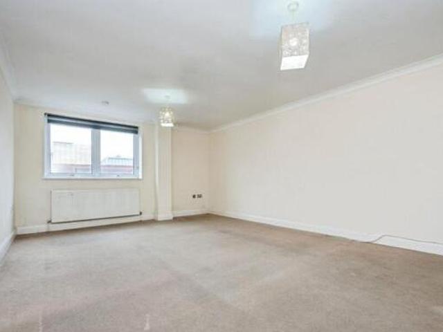 House for sale in Luton