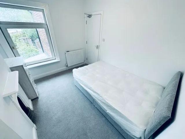 House for rent in Leyfields, Kettlebrook