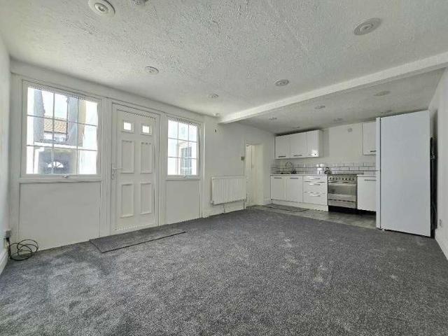 Apartment for rent in Milton, Alton Barnes