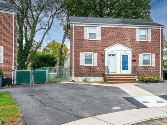 House for sale in Park Village, Cranford