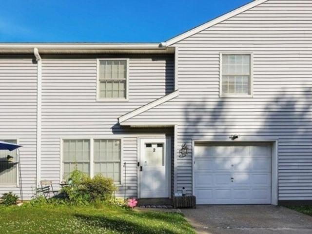 Condo for sale in North Brunswick, New Jersey