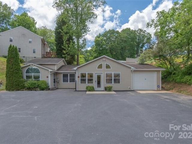 House for sale in Clyde
