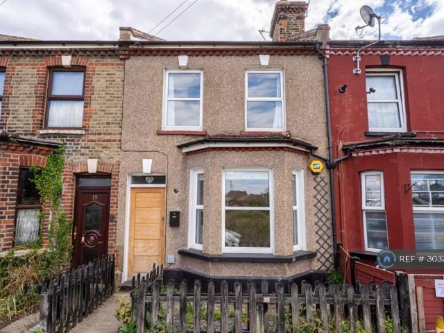 House for rent in Swanscombe and Greenhithe, Monks Orchard