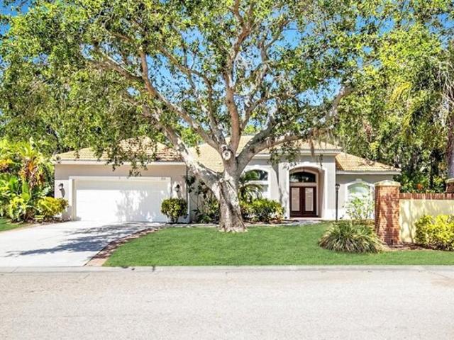 House for sale in Osprey