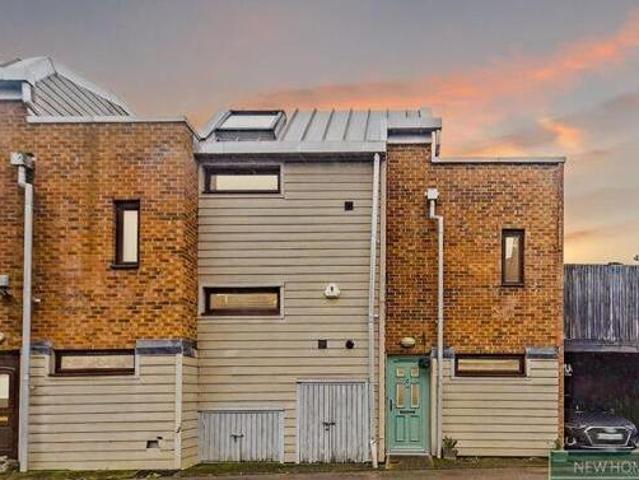 House for sale in Surrey, England